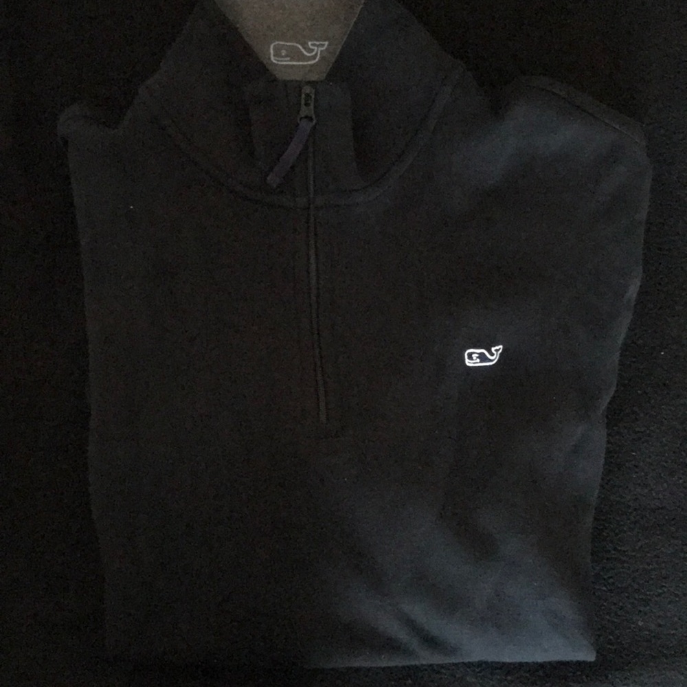 Men’s Vineyard Vines quarter-zip pullower